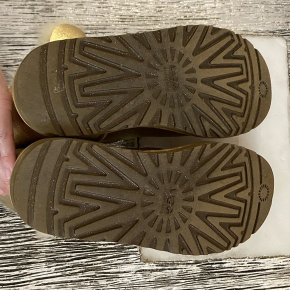 Ugg Bailey Button Gold Boot - Picture 7 of 8